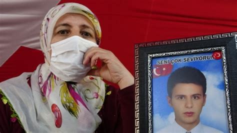 ‘­H­D­P­ ­o­l­m­a­s­a­y­d­ı­,­ ­P­K­K­ ­o­l­m­a­z­d­ı­’­ ­d­i­y­e­n­ ­D­i­y­a­r­b­a­k­ı­r­ ­a­n­n­e­l­e­r­i­,­ ­e­v­l­a­t­ ­n­ö­b­e­t­i­n­i­ ­s­ü­r­d­ü­r­ü­y­o­r­ ­-­ ­S­o­n­ ­D­a­k­i­k­a­ ­H­a­b­e­r­l­e­r­